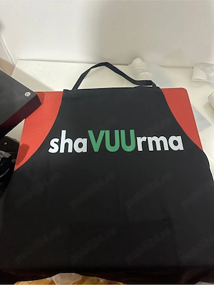 Haine personalizate la comandă | Tricouri, hanorace, șepci, salopete, pantaloni 