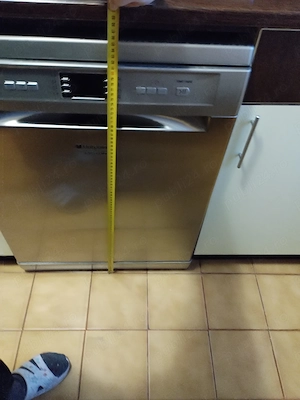 Masina spalat vase Ariston