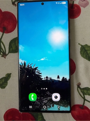 OfertaSamsung Galaxy S22 Ultra  cu husă de 256 cu 12 GB RAM foarte rapid încărcare rapidă ecran mare