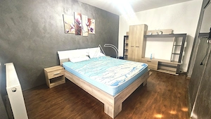 Garsoniera de inchiriat zona 9 Mai, etaj 2