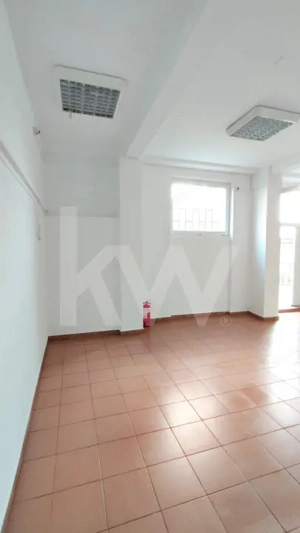 SPATIU COMERCIAL DE INCHIRIAT VALEA AURIE 102 mp - imagine 9