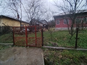 Casa și teren de vânzare 