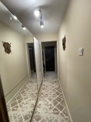 Apartament lux , mobilat ,3 camere, 70 mp utili, zona scoala 32 Craiovita noua  - imagine 7