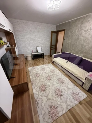 Apartament 2 camere, decomandat, etaj intermediar, parcare, zona linistita - imagine 2