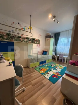 Apartament 2 camere, decomandat, etaj intermediar, parcare, zona linistita - imagine 3