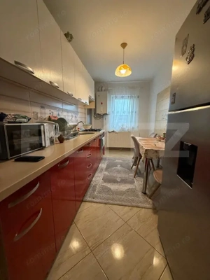 Apartament 2 camere, decomandat, etaj intermediar, parcare, zona linistita - imagine 4