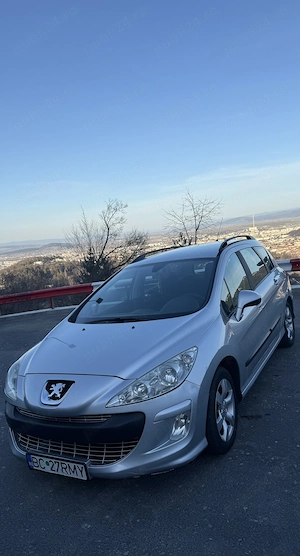 Vând Peugeot 308-2011 diesel 1.6 economic  - imagine 2