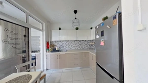 Apartament modern cu 2 camere în zona 1 Mai - Balcon generos și vedere deschisă - imagine 6