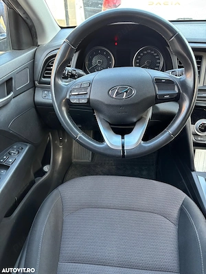 Hyundai Elantra 1.6 MPI   2  km reali - imagine 6