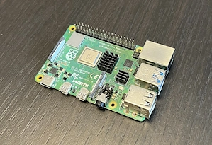 Raspberry Pi 4 Model B, 4GB RAM + card microSD 64GB