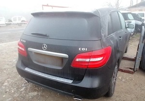 Dezmembrez Mercedes B Class W246 Sport 1.8 CDI 2013 - imagine 4
