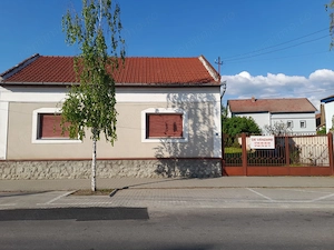 Imobil cu teren pentru birouri sau activități comerciale   Tileagd, centru  - imagine 10