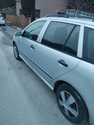 Vand Skoda Fabia in stare buna  - imagine 3