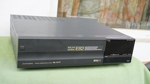 Video recorder S-VHS Mitsubishi HS-E82 DEFECT
