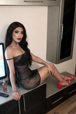 Karina Top transgender! XXL Stăpână ta 