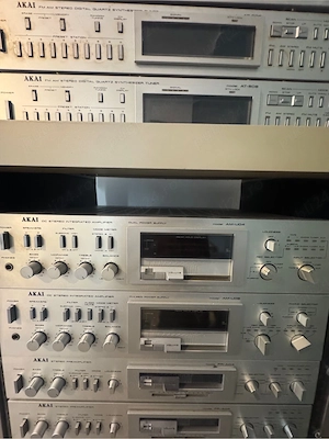amplificator Akai AM U 04 si AM U 06