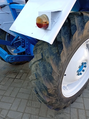 tractor ford 3000 - imagine 5