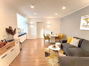 Proprietar vând apartament 3 camere ultrafinisat cu panoramă spre Criș