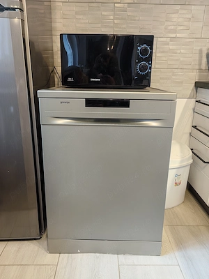 Vând mașină de spălat vase 