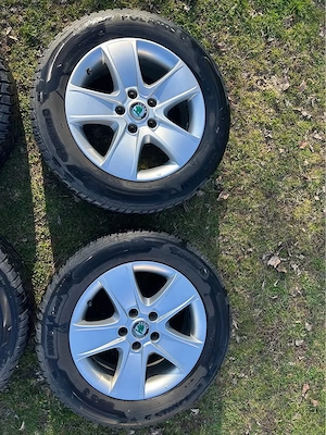 Vand Jante Skoda Originale cu anvelope de iarna 205/60r16 - imagine 4