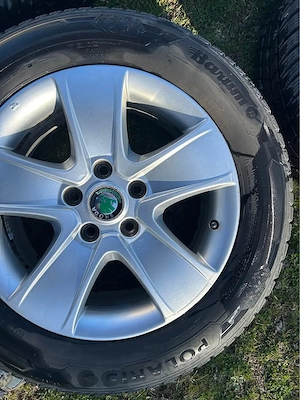 Vand Jante Skoda Originale cu anvelope de iarna 205/60r16 - imagine 2