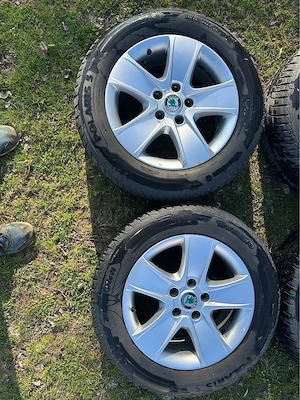 Vand Jante Skoda Originale cu anvelope de iarna 205/60r16