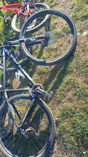 Vand bicicleta cu fox