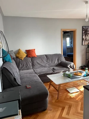 2 cam etaj 3 centrala proprie renovat zona Centrala 