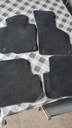 Presuri mochetă VW Passat B6