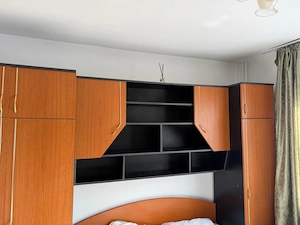 vand mobila de dormitor