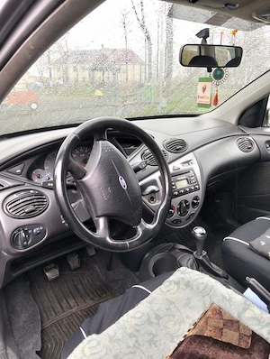 Mașina Ford Focus  - imagine 2