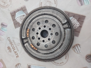 Vând Volanta Opel Astra 1,6   masa dubla 136cp și Pompa Ulei