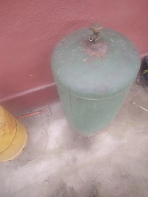 Vând butelie aragaz 73l . Intră trei butelii și jumătate în ea 