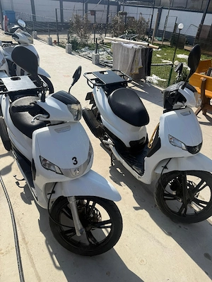 scuter 125 cm3 peugeot tweet - imagine 3