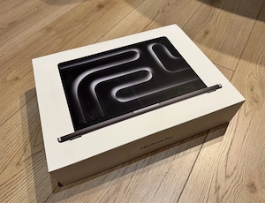 MacBook Pro 14-inch  M3  . 24 Gb RAM  1 TB  Space Black