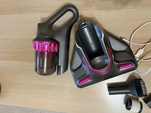 Vand mini aspirator de masinä ,in stare bunä , fuctional 