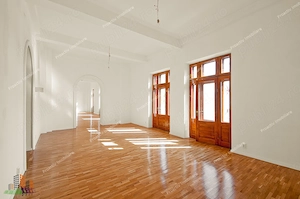 Spatiu comercial situat in Centrul orasului Galati, et. 2, 50 mp!