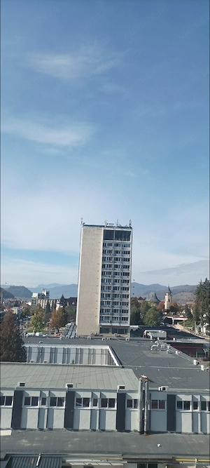 Închiriez garsonieră în zona centrală Bloc Turn Unic 200Euro 