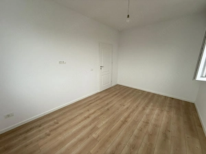 Braytim. Bucatarie inchisa. Etaj intermediar. - imagine 9