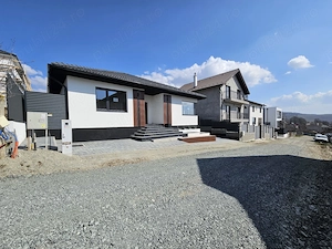 Casă single modernă, pe un nivel, 123 mp utili + terasă, 4 km de Sibiu