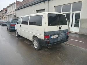 vw caravelle t 4 Motor 2,5 tdi 102 cp vind sau schimb 
