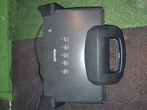 Vând aparat pt sandwich nou