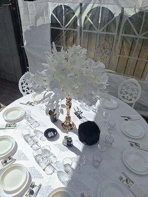 Inchirez mese evenimente coplect echipate 