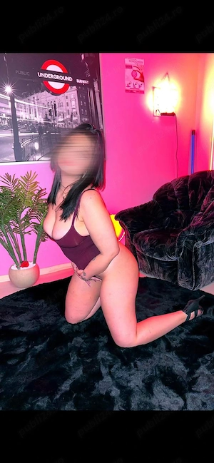 Iulia 20 de ani, noua in oras