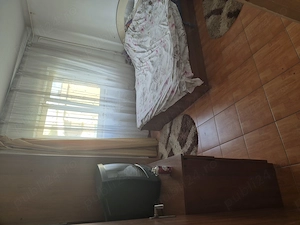 închiriez apartament 3 camere  - imagine 2