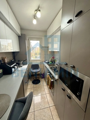 3 camere - etaj 3 - 52mp - renovat - centrala - apa - Craiovita Noua - imagine 5