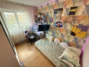 3 camere - etaj 3 - 52mp - renovat - centrala - apa - Craiovita Noua - imagine 4