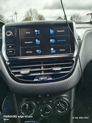 Peugeot 2008 1.2 PureTech 110 CP   2018 | Stare foarte bună - imagine 5