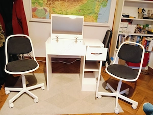Birou toaletă și doua scaune Ikea copii