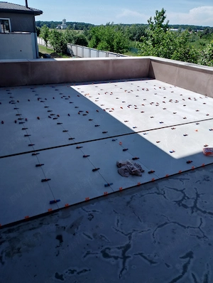 Sunt zugrav amenajez interioare și exterioare 